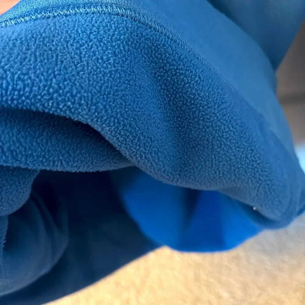 Men’s Under Armour Hoodie - Picture 5 of 5